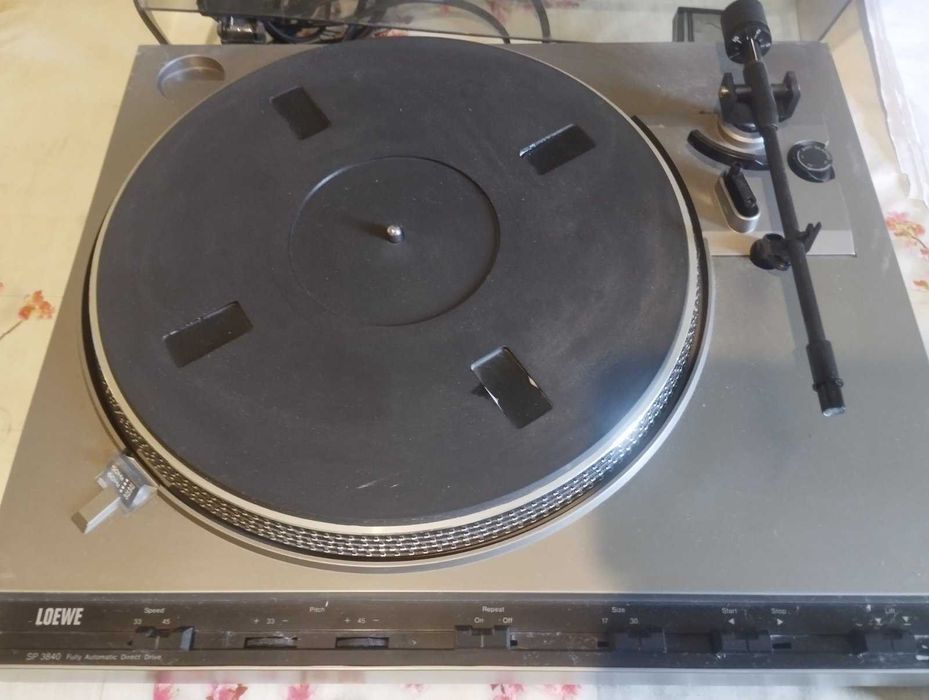Грамофон LOEWE с нова игла