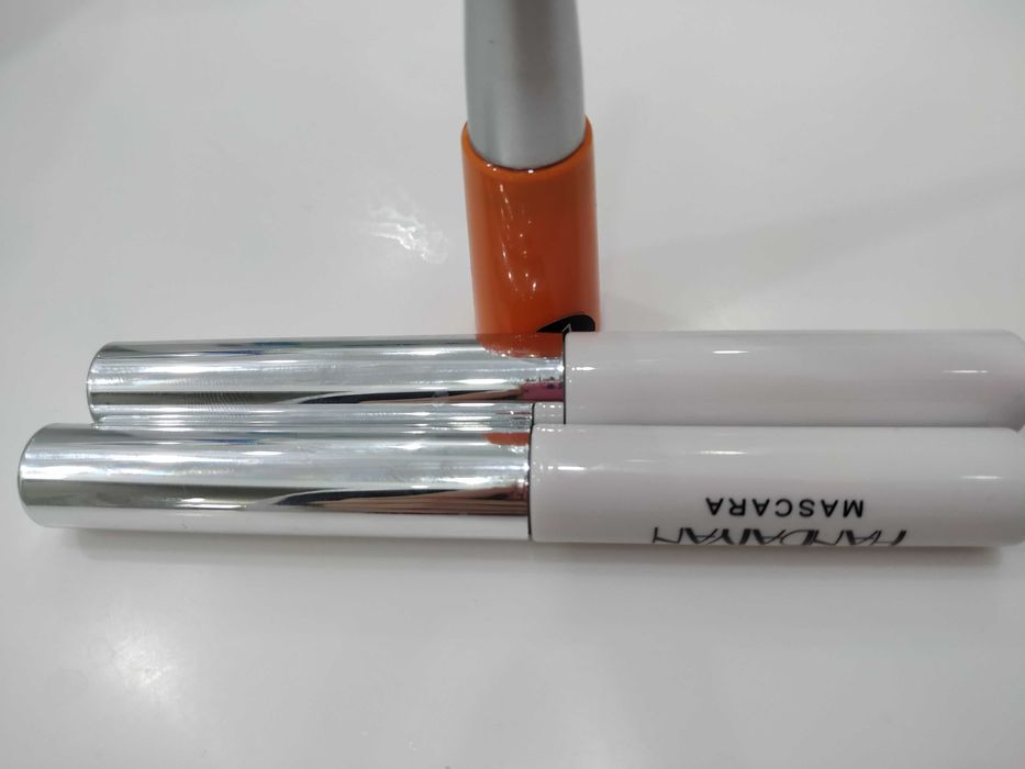 Тушь для ресниц цветная