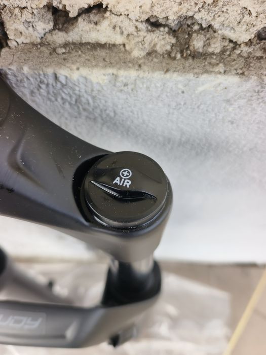 Нова Вилка ROCKSHOX JUDY Silver TK 27.5" Solo Air 100mm BOOST 15x110mm