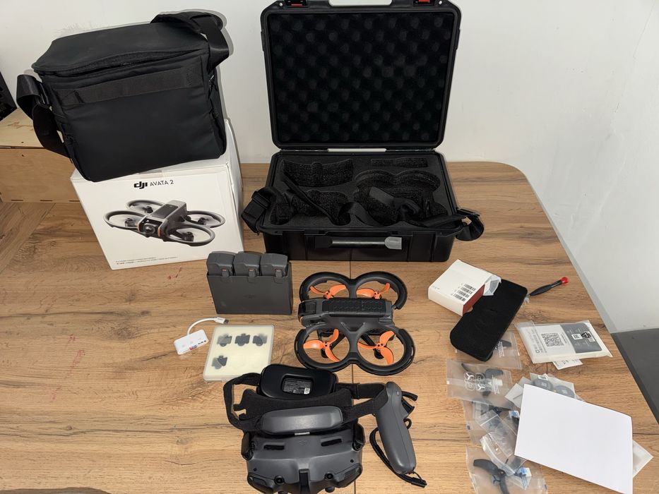 Дрон DJI Avata 2 Fly More Combo (3 батареи) серый