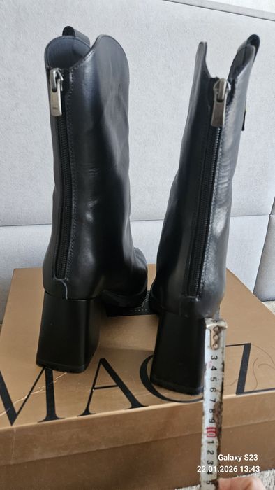 Продам зимние кожаные сапоги