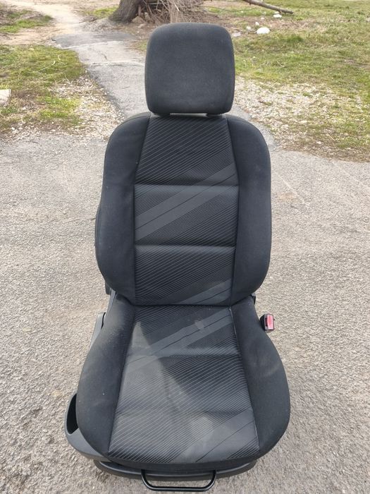 Продавам седалки за Peugeot 307