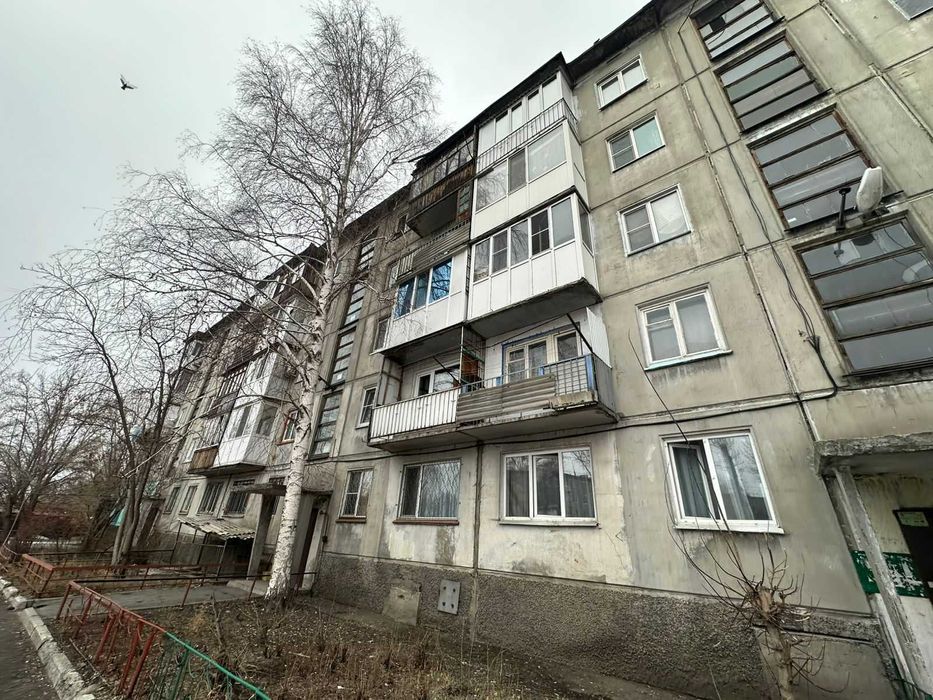 2х. БУЛЬВАР, 2 ЭТАЖ, 45м2, 1971г.п., балкон, полностью меблирована