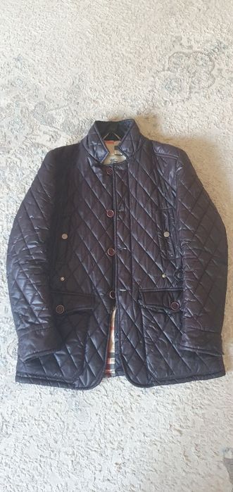 Продам ветровку.