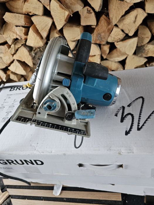 Circular makita magnesium 1800w