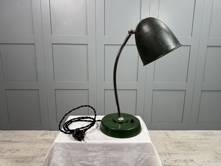 Винтидж Bauhaus настолна лампа Р480