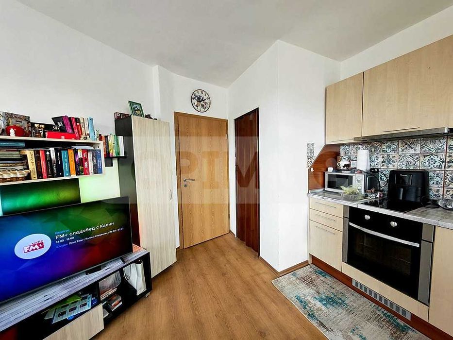 Двустаен апартамент в затворен комплекс в квартал Галата