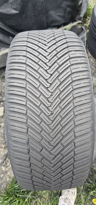 Vând 2 anvelope vară 245 45 18