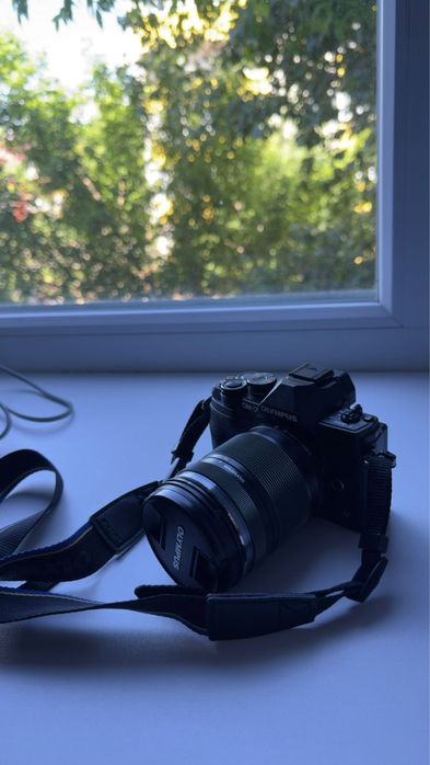 продам Olympus OM-D E-M10 Mark IV