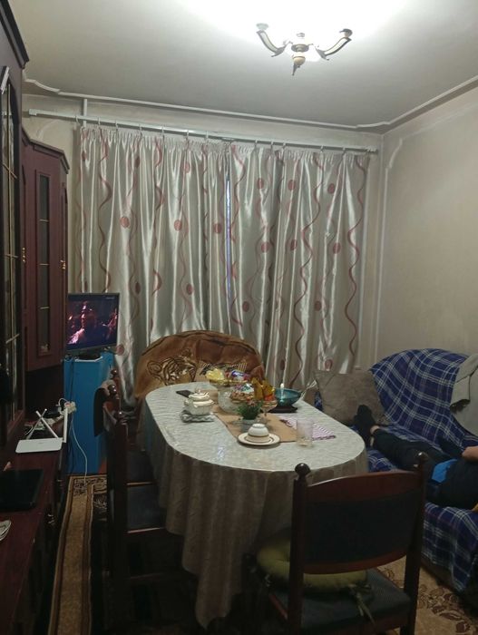 Продается 4- комнатная квартира на массиве куйлюк -3