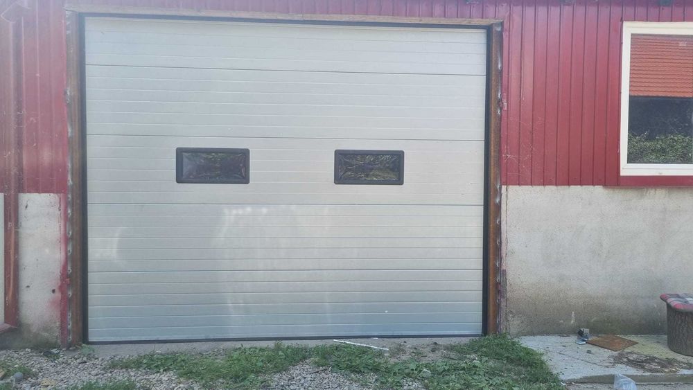 uși de garaj rezidențiale