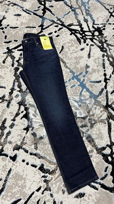 Джинсы Levi's 511 slim fit.38/32.