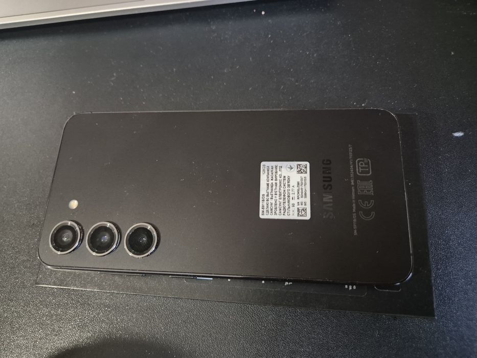 Продам телефон Samsung S23