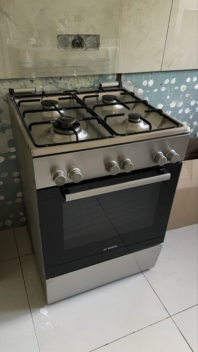 Продам газовую плиту бренда bosch в хорошем состояний