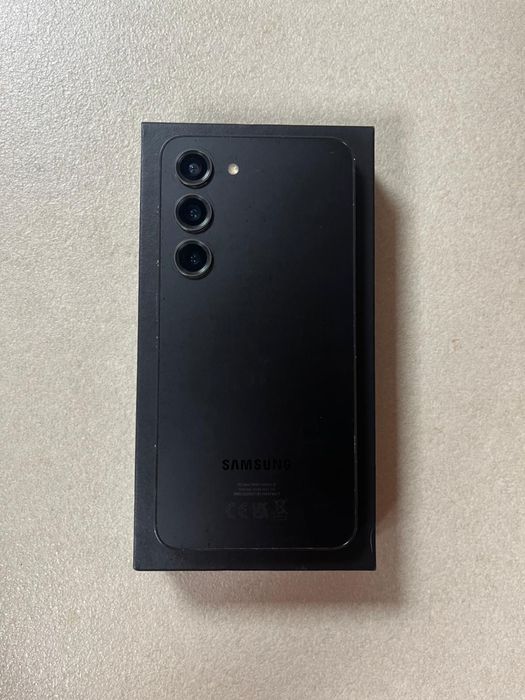 Samsung Galaxy S23 – stare foarte bună, cutie și accesorii