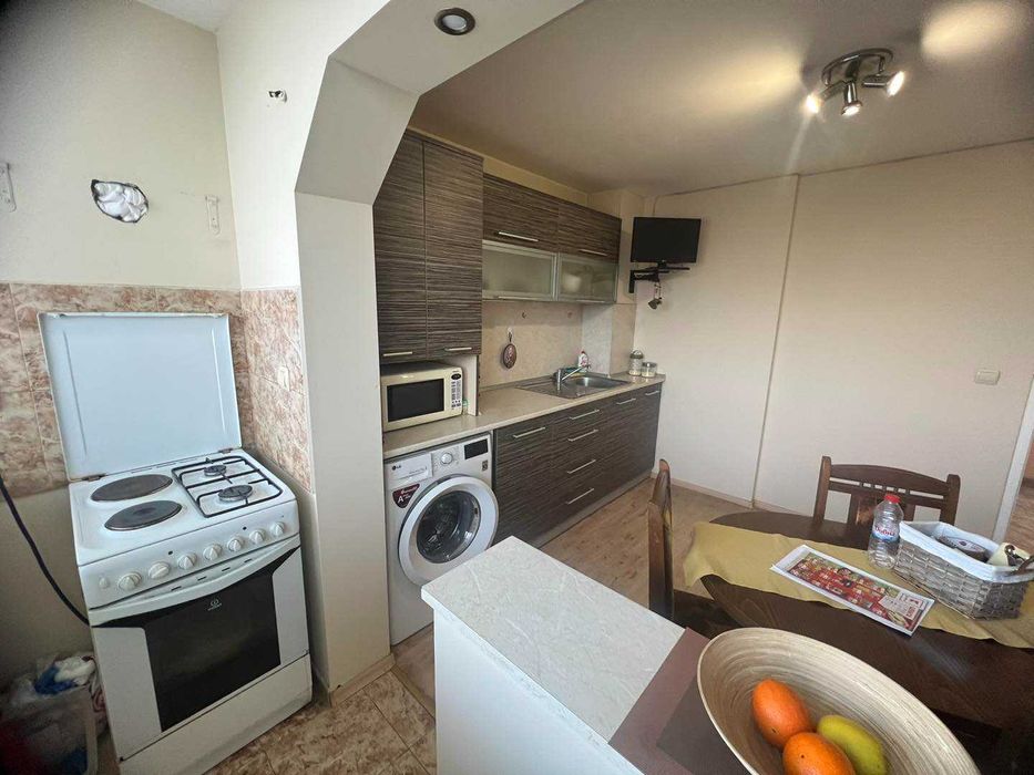 Продава се Четиристаен апартамент в Търговище, Център - 81 кв.м за 1039 €/кв.м - Снимка #1