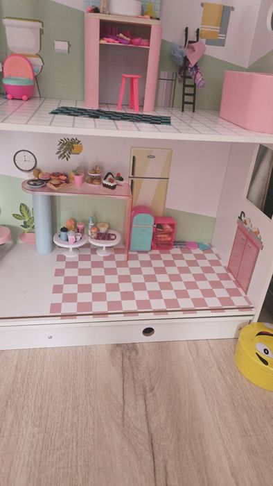 Casa de păpuși Barbie