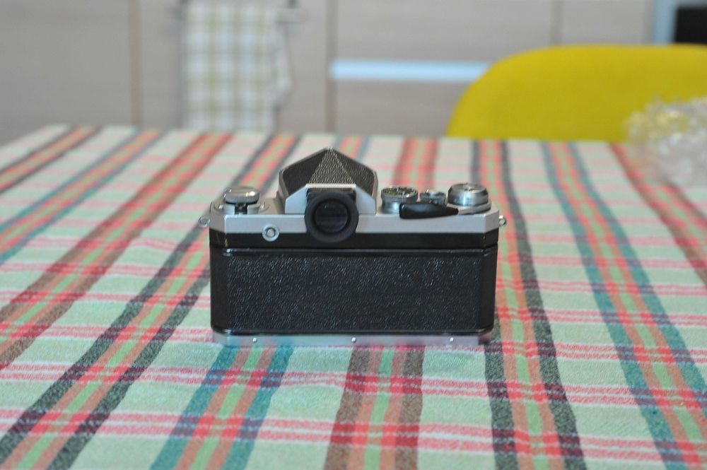 Nikon F + Nikkor P- auto 105/2.5