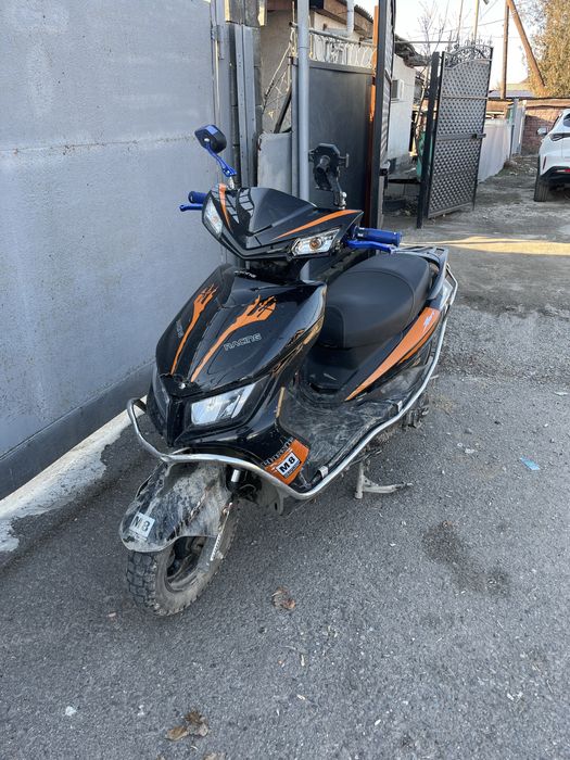 Продам мопед м8.