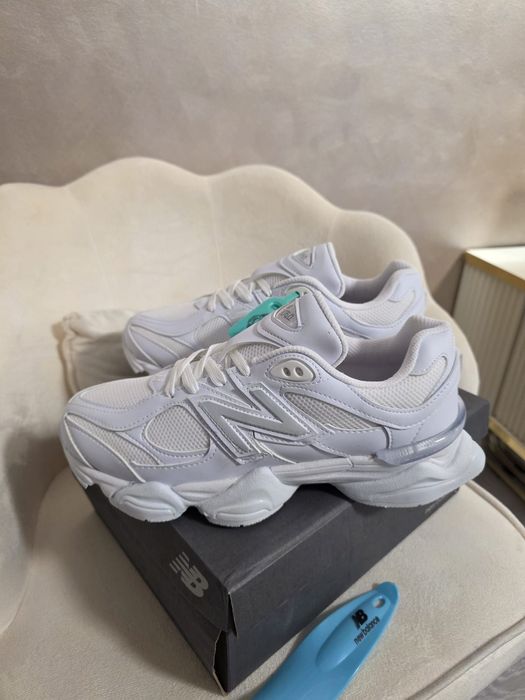 Adidași New Balance 9060