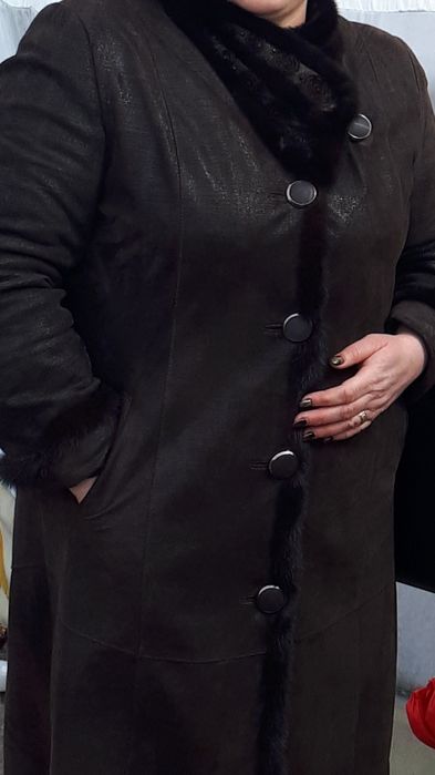 Продам пальто плащ лазерная кожа