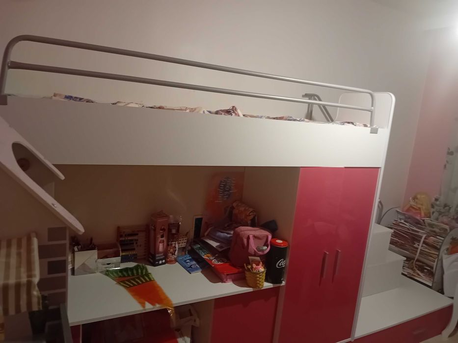 Двуетажно легло за момиче
