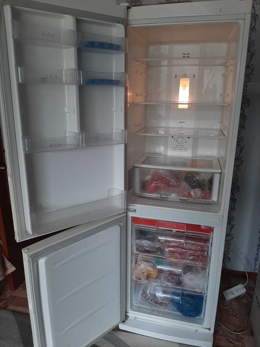 Продам холодильник  LG 2х камерный б/у