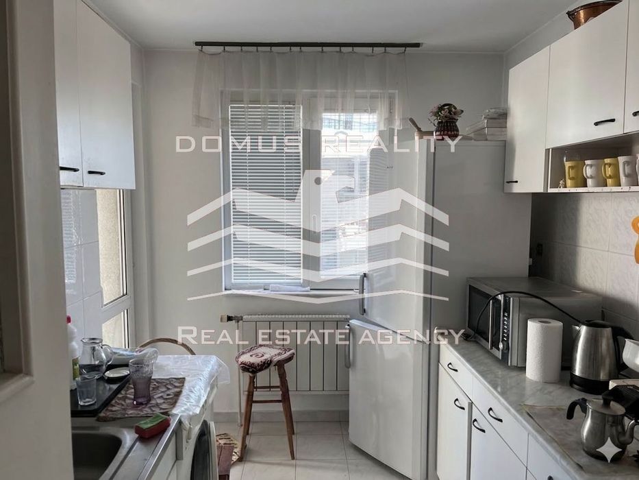 Дава се под наем Тристаен апартамент в София, Банишора - 100 кв.м за 648.21 € - Снимка #5