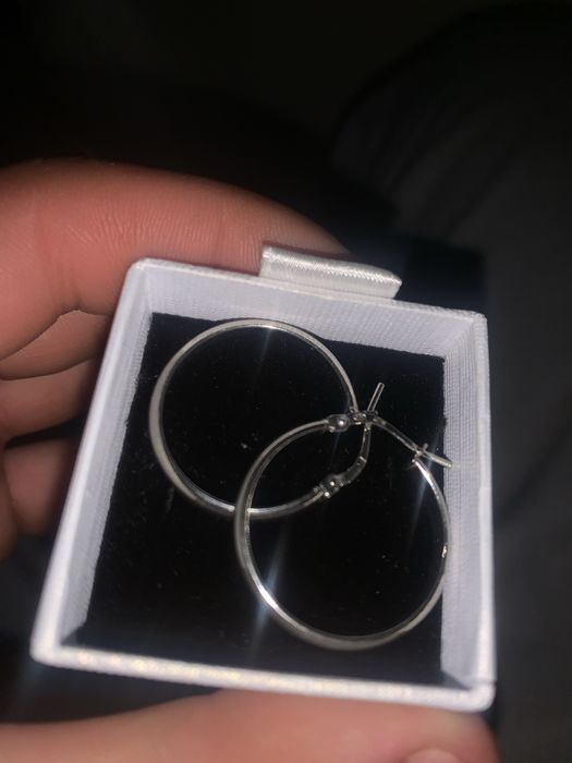 Vând cercei din argint de femei