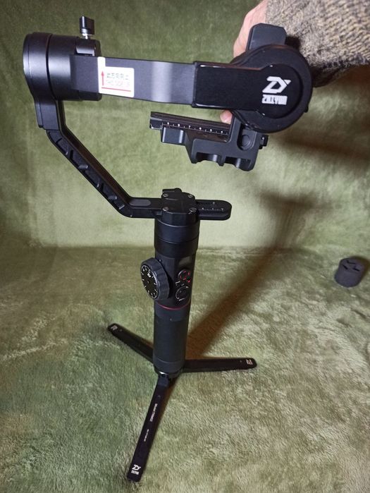 Ghimbal Zhyun Crane 2 stabilizare camere profesionale