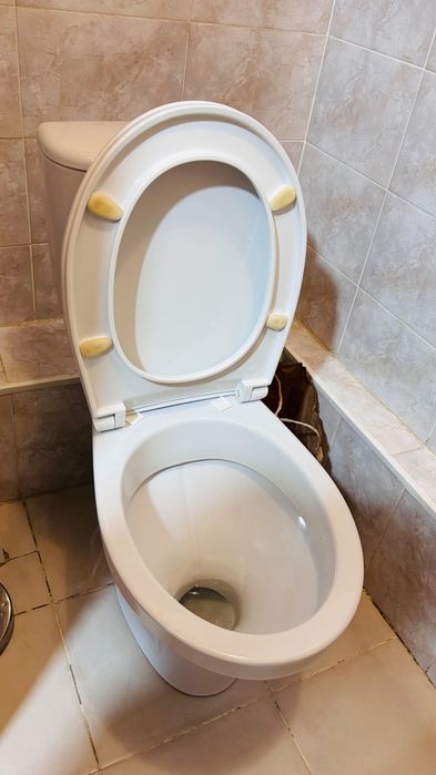 Продам унитаз напольный