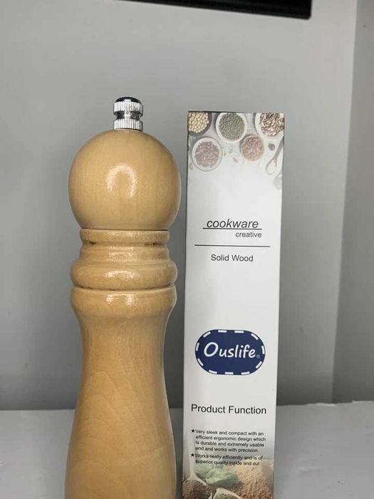 Ръчна Дървена мелничка за пипер и други подправки
