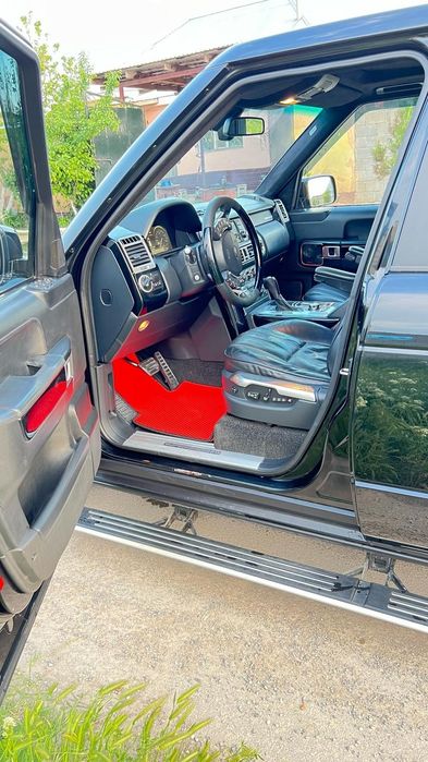 Машина Range Rover