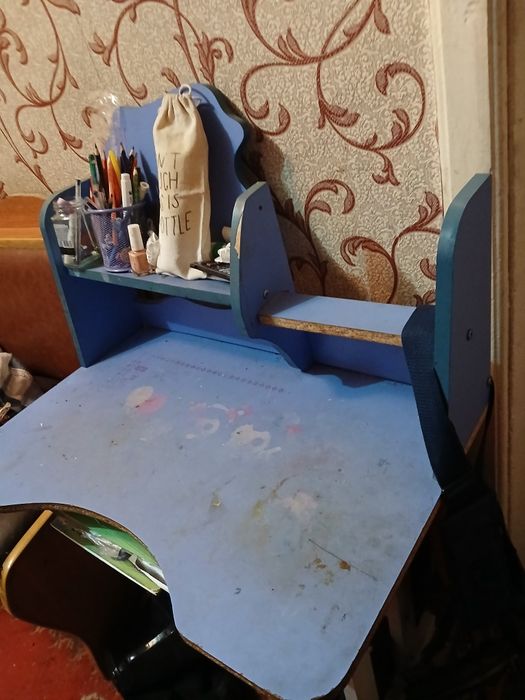 Продаю парту школьную