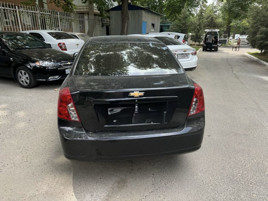 Chevrolet Gentra Black