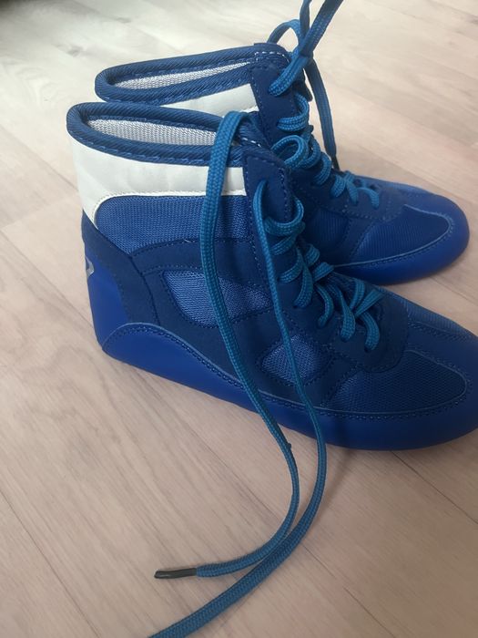 30 размер борцовка сатылады ,………………………………………………………………………………………………………..