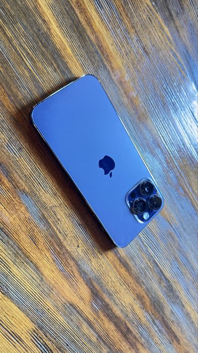 Продам Айфон 14 про макс