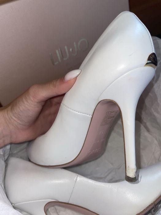 Обувки на висок ток Lui Jo