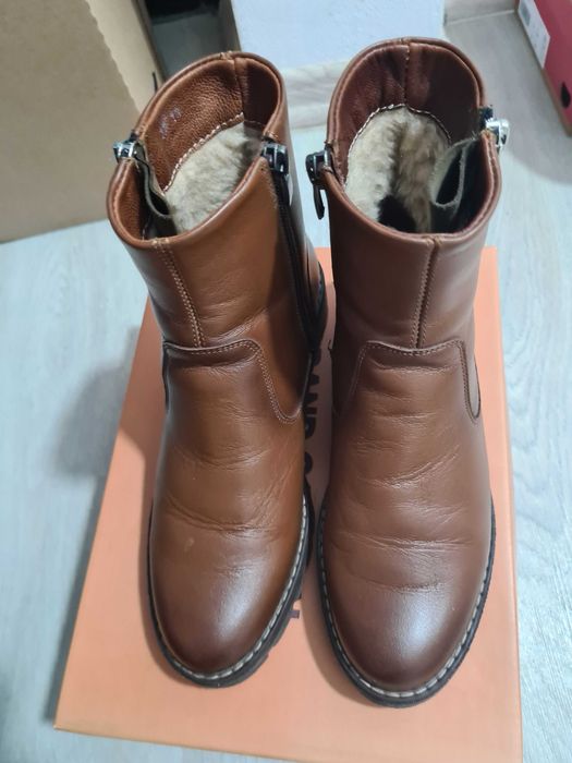 Ghete imblanite din piele, 37