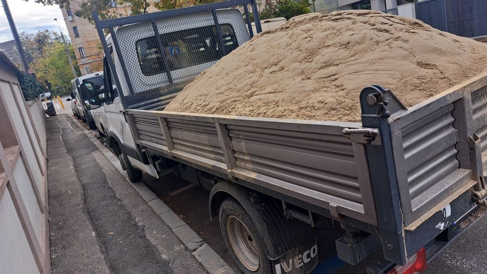 Transport Nisip , Balastru , piatra , mobila , materiale de constructii , pamant , moloz, mobila.