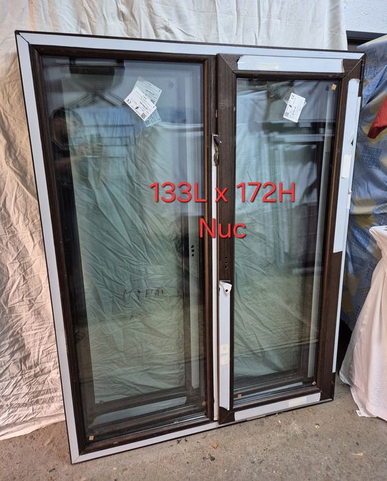Vand ferestre termopan NOI culoare Nuc