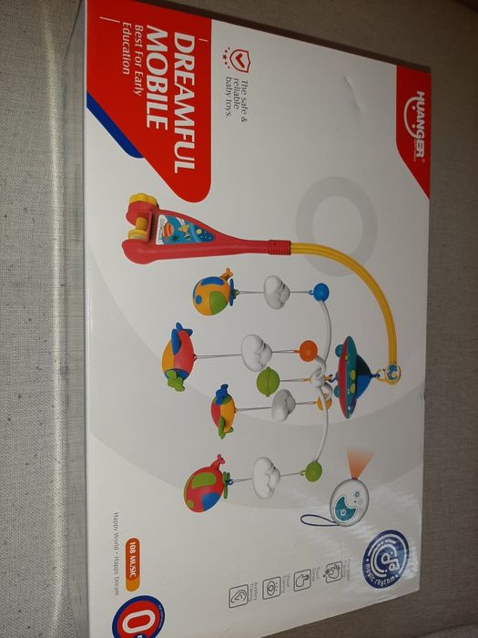 Въртележка за бебешко легло M-Toys с проектор, Със светлини и звуци