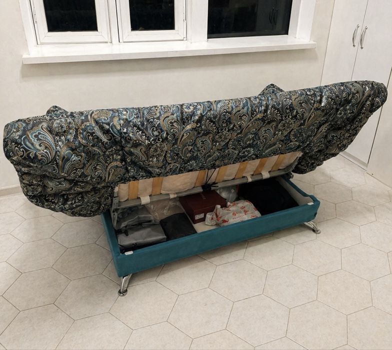 Продам диван раскладной срочно!