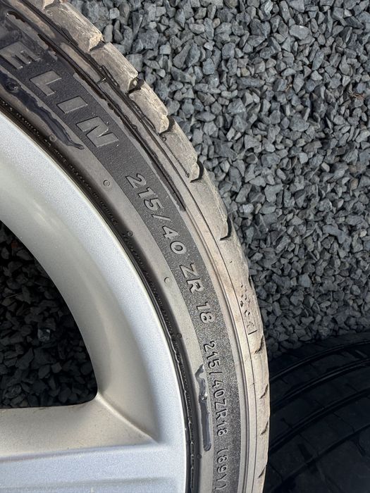 Jante aliaj R18 5x114.3 + anvelope 215/40 R18 – stare foarte bună