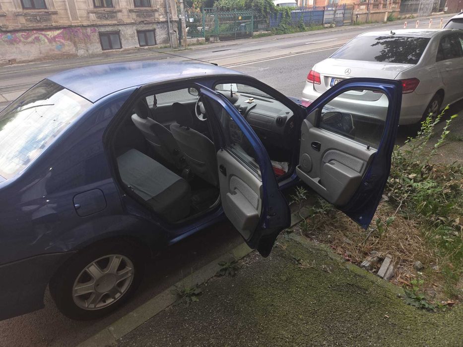 Dacia Logan-albastru