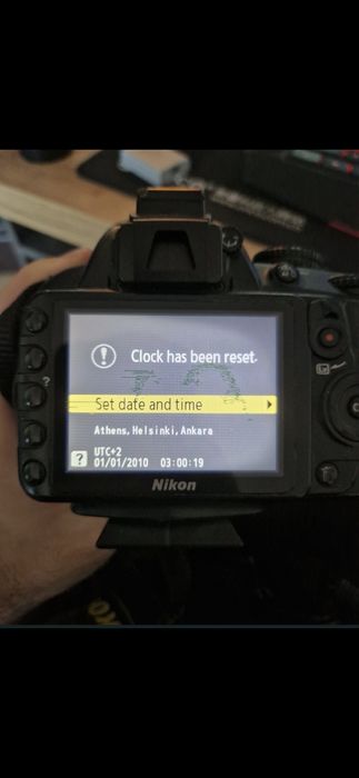 Nikon DSLR D3100 cu trepied