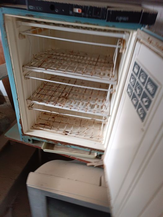 Продается холодильник, морозильник