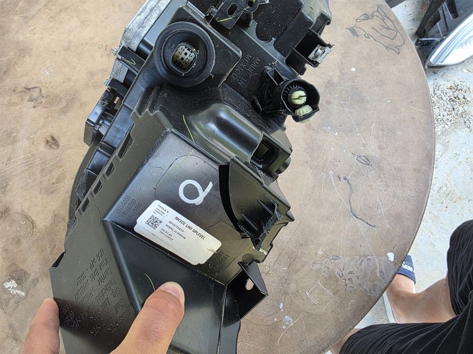 Tesla model X 2022 LED десен фар