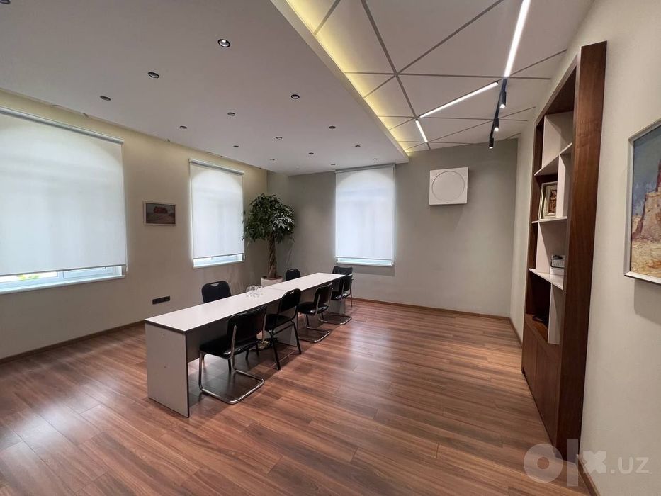 Продается отдельно стоящее здание, ор: Парк Бобура 6 соток, 1132кв