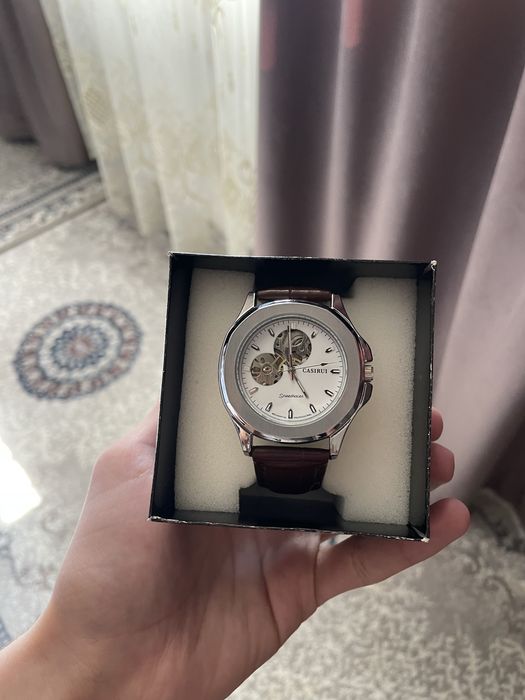 Продаю механические часы casirui
